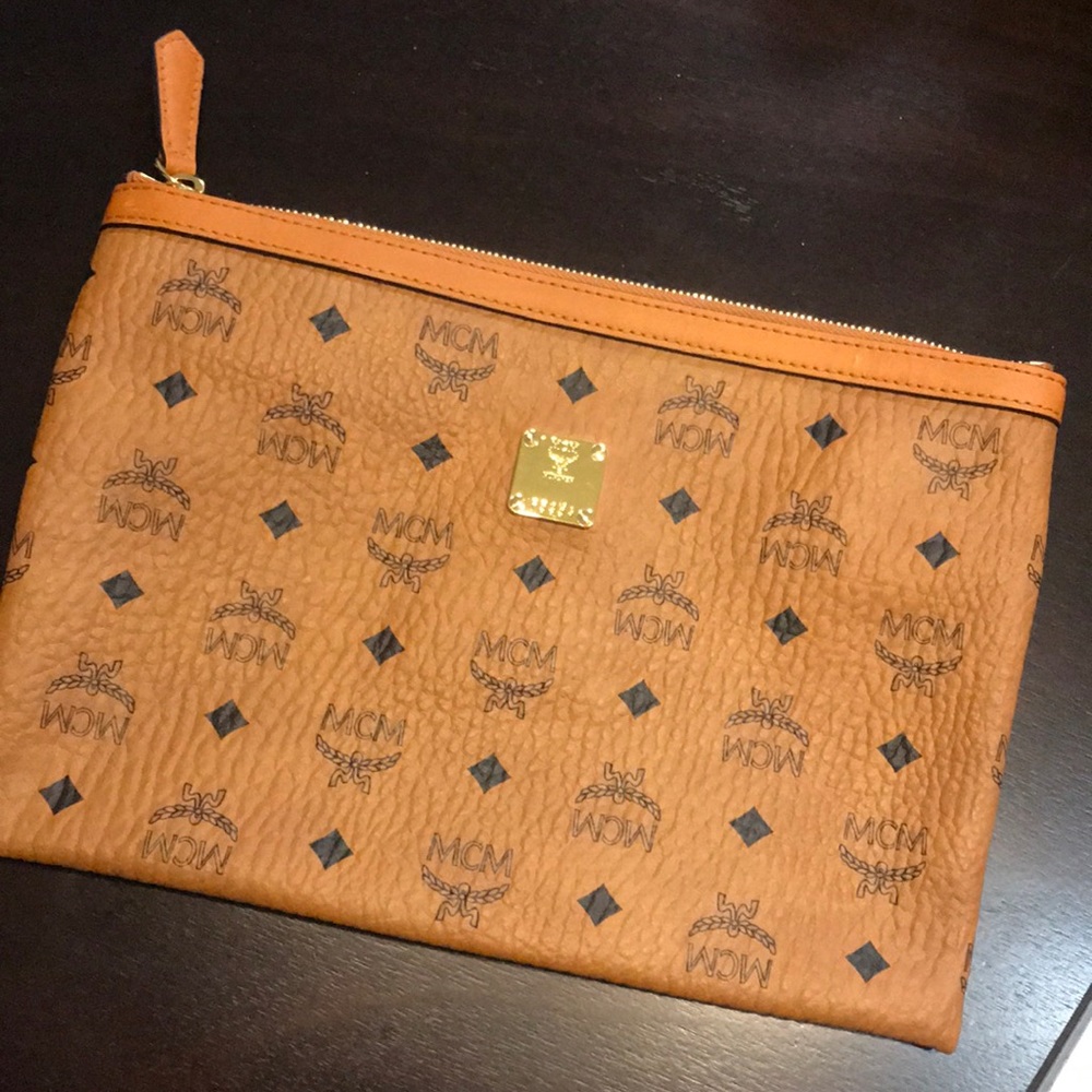 MCM envelope clutch - NEW!